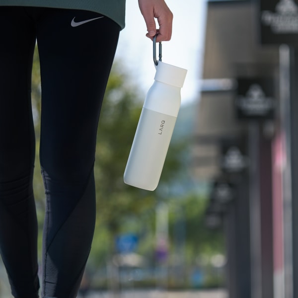 Photo of Active Loop with LARQ Bottle PureVis™ Granite White in hand